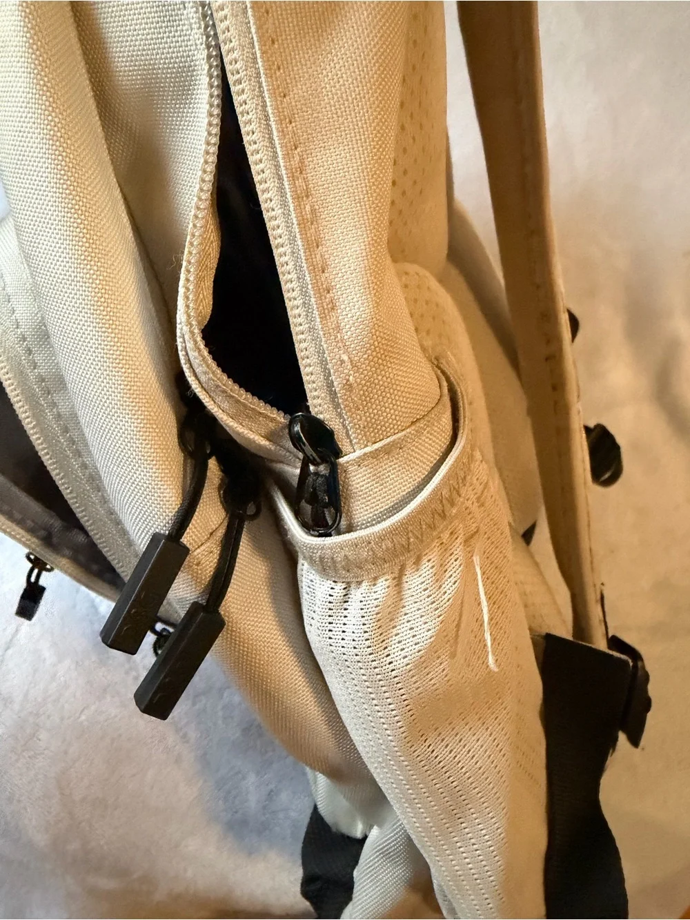 DSG Backpack Women One Size Cream Good Canvas Padded Base Zip Pocket